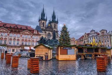 Prag 'ın merkezinde Noel pazarları