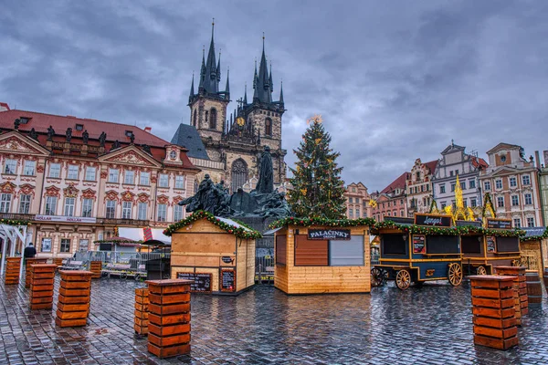 Prag 'ın merkezinde Noel pazarları
