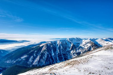 Slovakya 'nın Alçak Tatra Dağları Güneşli Gününde, Slovakya Alçak Tatraları, Skalka