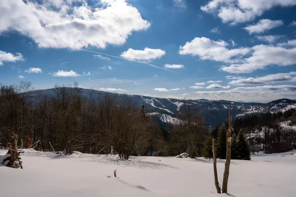 Hermoso Paisaje Invierno Las Montañas Con Sol Eslovaquia Beskids — Foto de Stock