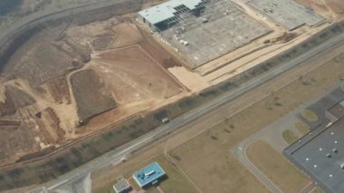 Avrupa 'nın orta kesimindeki yeni batarya deposunun havadan görünüşü, elektrikli araba üretimi için, hyundai czech nosovice 24.03.2020
