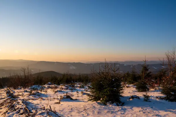 Herrliche Winterlandschaft Mit Bergen Hintergrund Frühen Morgen Tschechisch — Stockfoto