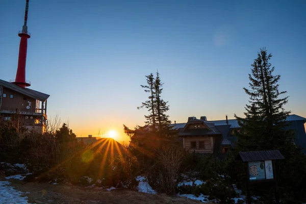 Vedere Transmițător Cabane Munte Lyse Răsărit Cehă Beskydy Lysa Hora — Fotografie, imagine de stoc