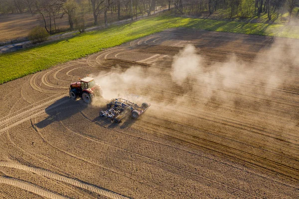 Luchtfoto Van Trekker Aan Het Werk Het Oogstveld Tsjechisch — Stockfoto