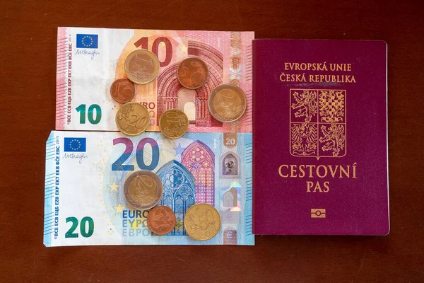 Billets Pièces Passeports Euros Couronnes Tchèques — Photo