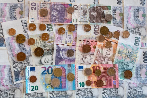 硬币和钞票 欧元和克朗并排 捷克克朗欧元 — 图库照片