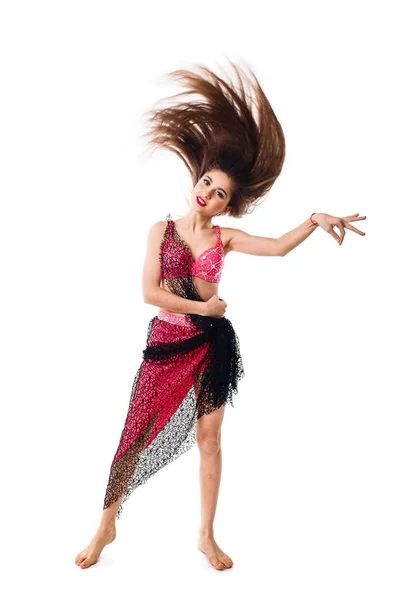 Menina bonita dança do ventre dança em traje vermelho . — Fotografia de Stock