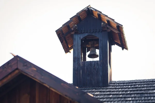 Gamla Kyrkan Trä Klocktorn Mot Himlen — Stockfoto