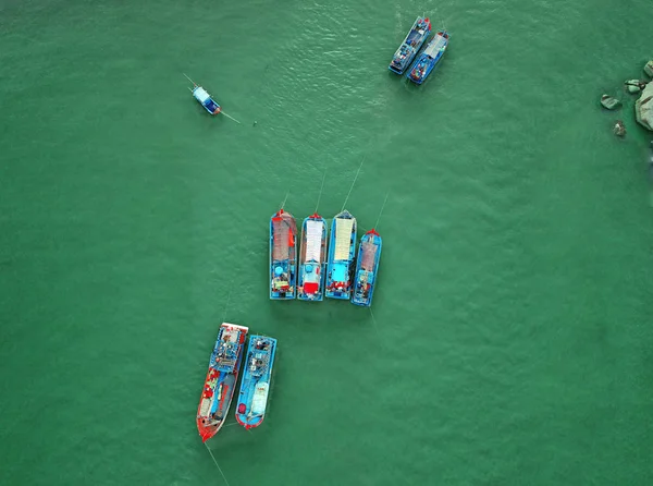Vista de cima Rio Vietnã e barco de pescadores Fotos De Bancos De Imagens