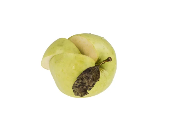 Zöld alma és szelet fehér alapon — Stock Fotó