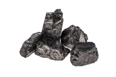 izole beyaz arka plan üzerinde kömür