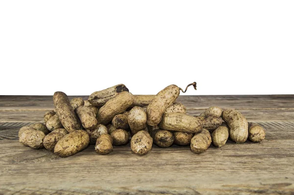 Орехи на деревянном фоне — стоковое фото