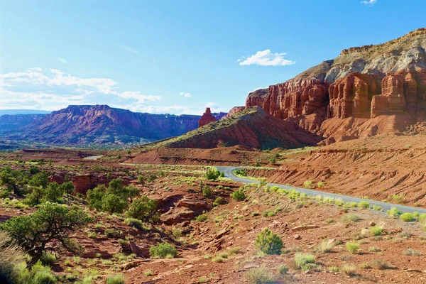 Scenic Drive through Capitol Reef National Park — Stock Photo, Image