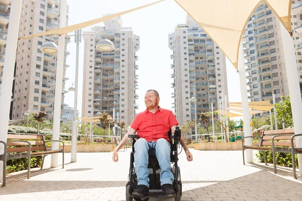 Real disabled man. — Stock Photo, Image