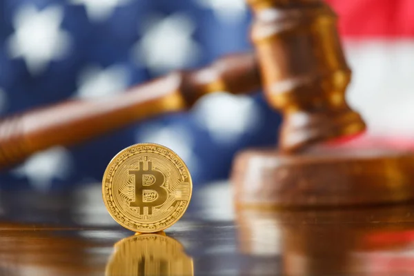 Bitcoin and judge gavel — Stock Photo, Image