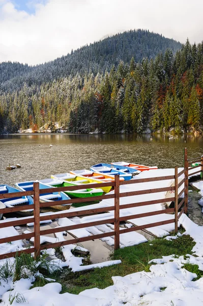 Lacul Rosu with snow, Red Lake, Romania — Stock Photo, Image