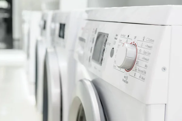 Washing mashines in appliance store — Stock Photo, Image