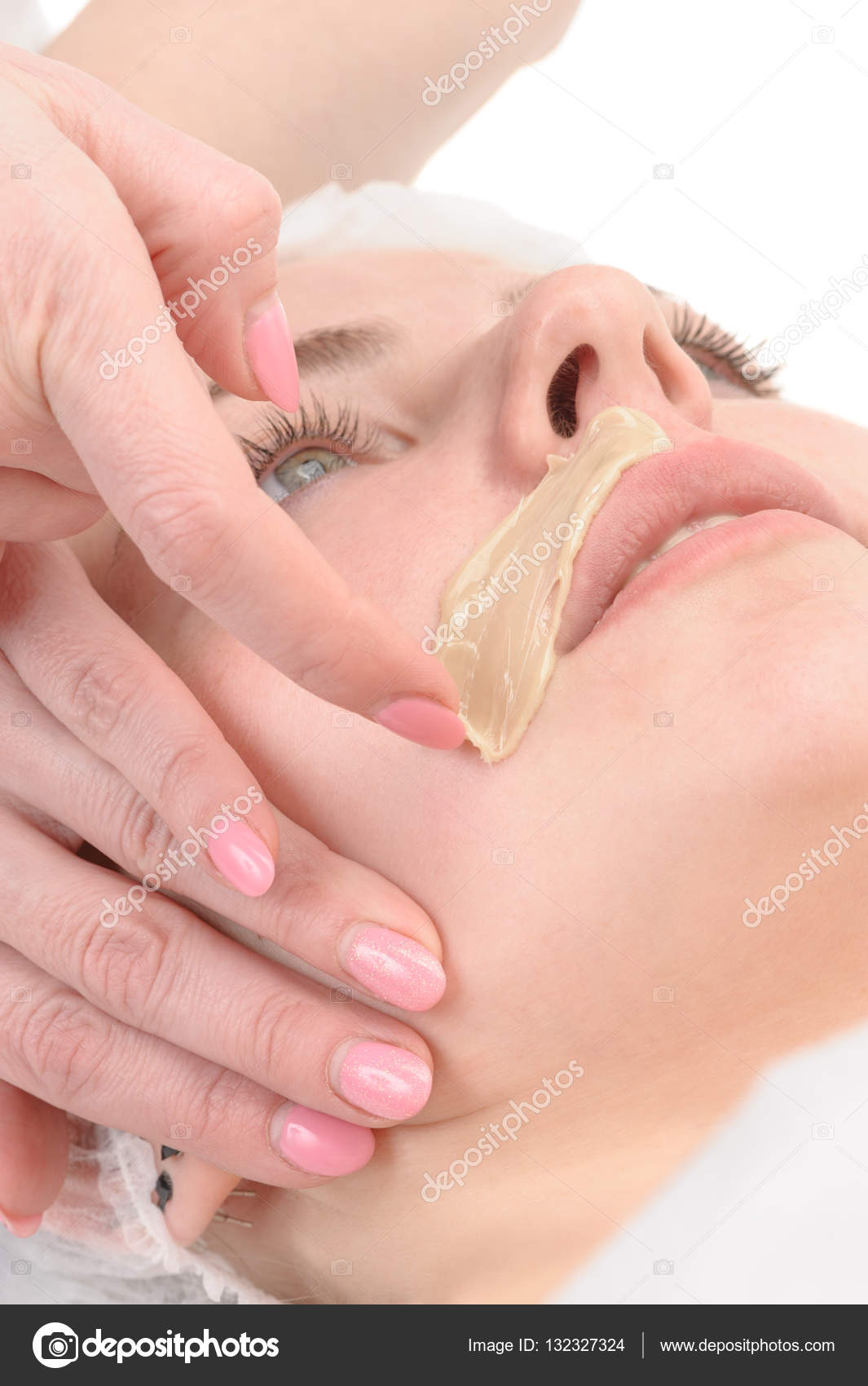 Depilação do bigode feminino — Foto © starush 132327324