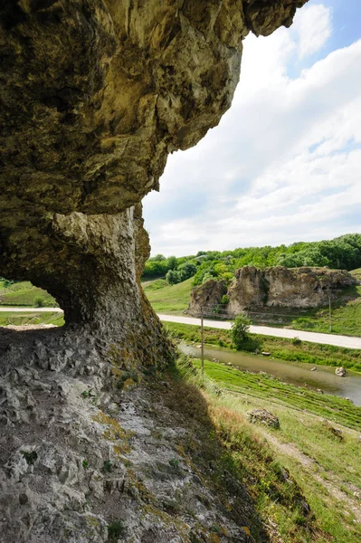 Cave in toltre near the Butesti village, Moldova — Stock Photo, Image