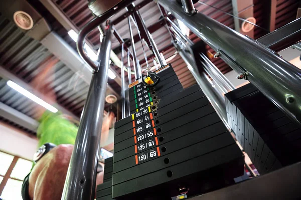 Upper traction gym machine — Stock Photo, Image