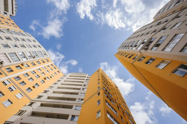 Wide angle shot of new generic residential buildings — Stock Photo, Image