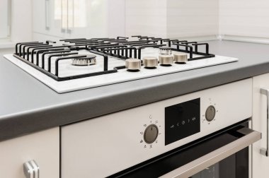 Yeni gaz sobası ve fırın gömülü