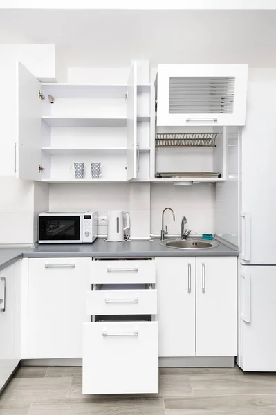 Moderne witte keuken — Stockfoto