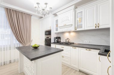 Adalı beyaz lüks modern mutfak