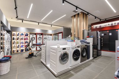 Premium ev aletleri mağazasının içi
