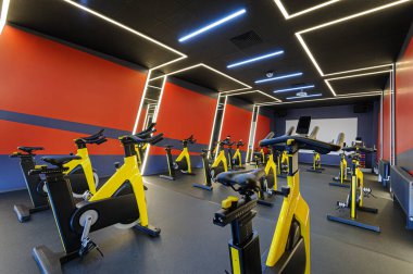 Aerobics spinning indoor bikes class