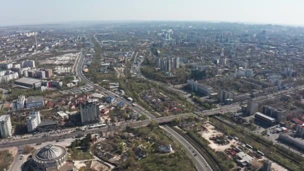 Mise en place d'un tir aérien au-dessus de Chisinau, Moldavie pendant la journée 