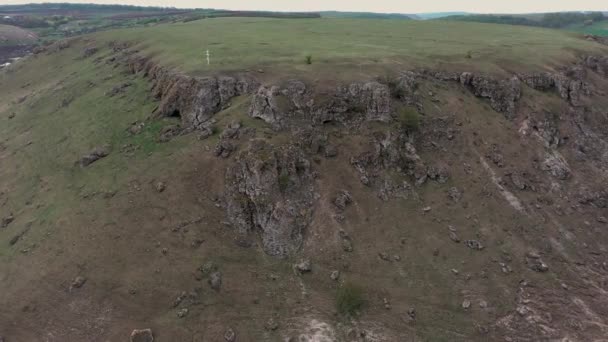 Gorge között két toltres közel Trinca falu, Moldova — Stock videók
