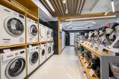 Premium ev aletleri mağazasının içi