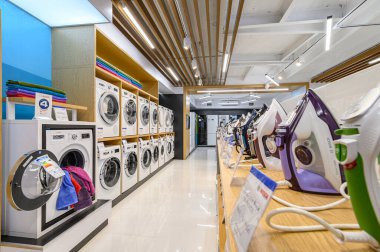 Premium ev aletleri mağazasının içi