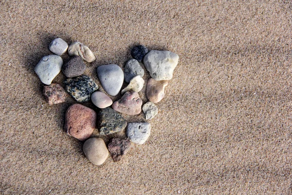 Miluji Pozadí Písku Kamenné Srdce Den Svatého Valentýna Koncept — Stock fotografie
