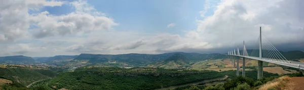 Millau Viaduct는 피레네 프랑스는 세계에서 — 스톡 사진