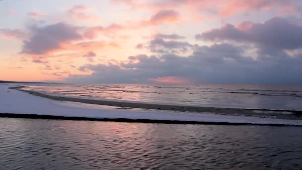 Colorido Atardecer Invierno Orilla Del Golfo Riga Letonia — Vídeo de stock