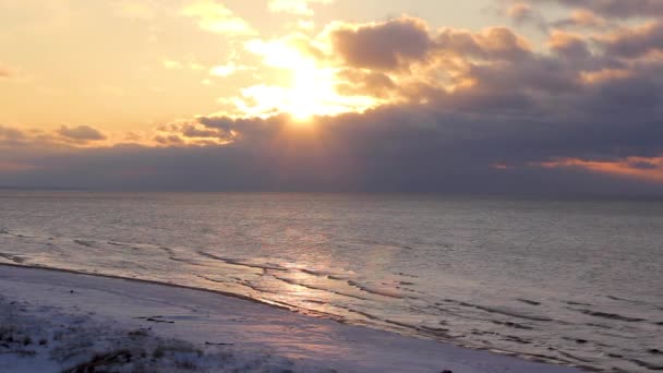 Красочный Зимний Закат Берегу Рижского Залива Латвии — стоковое видео