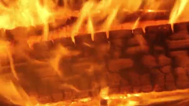 Yakacak Odun Kömür Closeup Şöminede Yanan Şömine Kor Ahşap Köz — Stok video