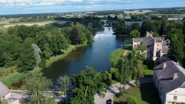 Vue Aérienne Dron Église Luthérienne Cirava Aizpute Lettonie Journée Été — Video