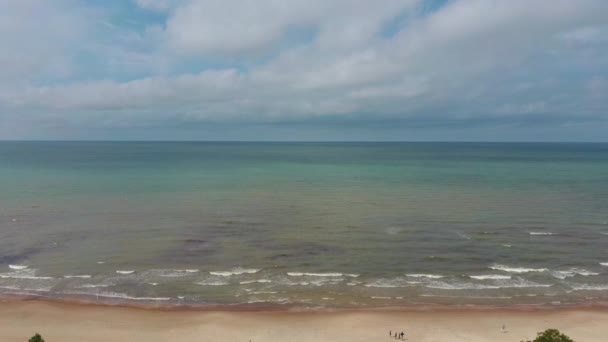 Aereal Dron Shot Балтийское Море Павилосте Латвия Латвийское Побережье Балтийского — стоковое видео