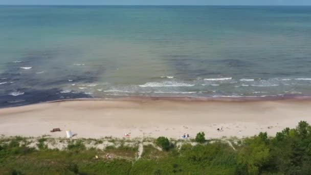 Dron Shot Baltic Sea Vanuit Lucht Pavilosta Letland Letse Kust — Stockvideo