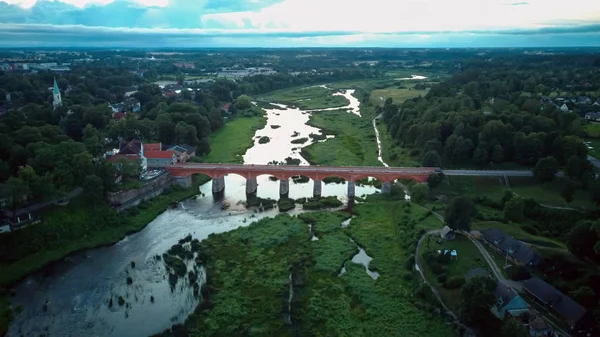 Najszerszy Wodospad Europie Łotwie Kuldiga Most Przez Rzekę Venta Rano — Zdjęcie stockowe