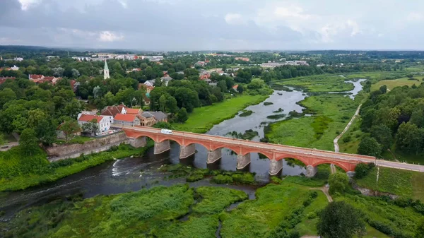 Najszerszy Wodospad Europie Łotwie Kuldiga Most Przez Rzekę Venta Rano — Zdjęcie stockowe