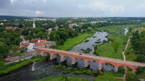 Grootste Waterval Van Europa Letland Kuldiga Brick Bridge Aan Overkant — Stockfoto