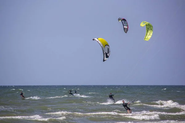 August 2019 Liepaja Latvia Kiteboarders Kitesurfers Baltic Sea Sunny Summer — Stock Photo, Image
