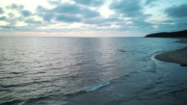 Дрон Пролетел Над Морем После Заката Воздушный Беспилотник Морской Закат — стоковое видео