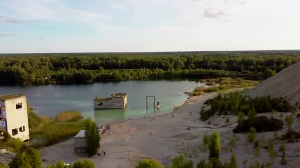 Sand Hills Quarry Met Een Vijver Verlaten Gevangenis Rummu Estland — Stockvideo