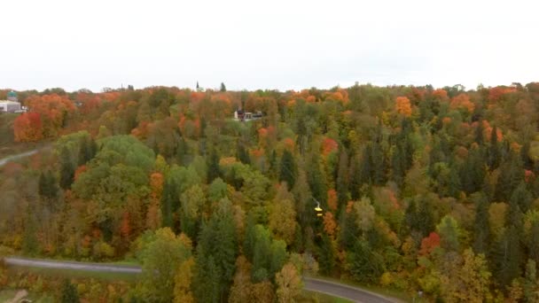 Vue Aérienne Pont Sigulda Téléphérique Dessus Rivière Gauja Pendant Saison — Video