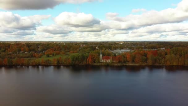 Höstens Flyglandskap Koknese Evangelisk Lutherska Kyrkan Och Floden Daugava Ligger — Stockvideo